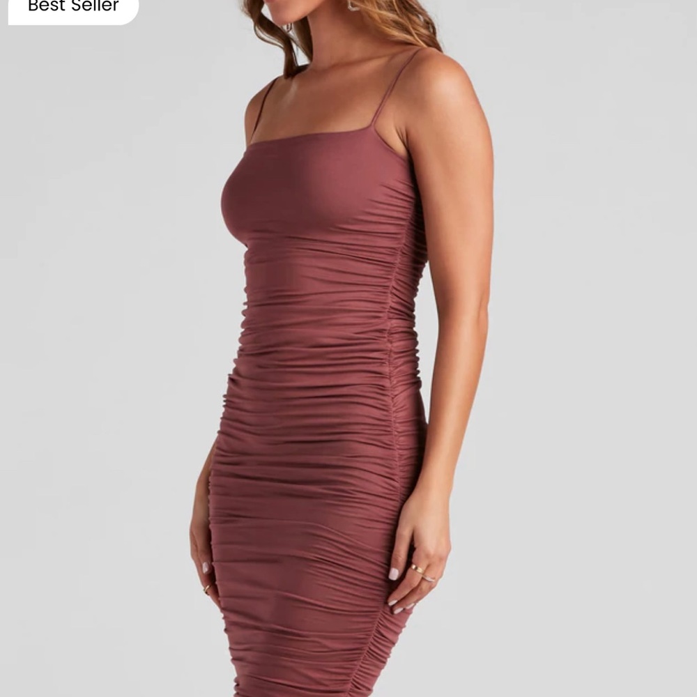 Windsor mauve ruched knit midi dress never been worn - Picture 2 of 2